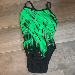 NWOT Speedo Girl 1 Piece Swimsuit.